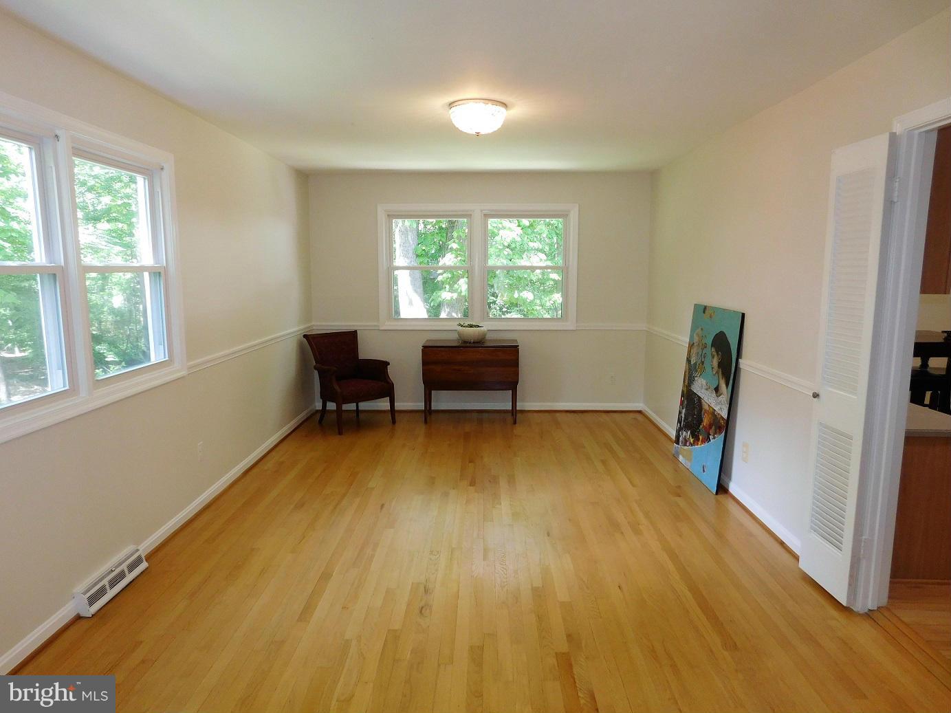 2352 Paddock Lane Reston, VA 20191 - Photo 7 of 30 Large Dining Room w/ Chair Railing