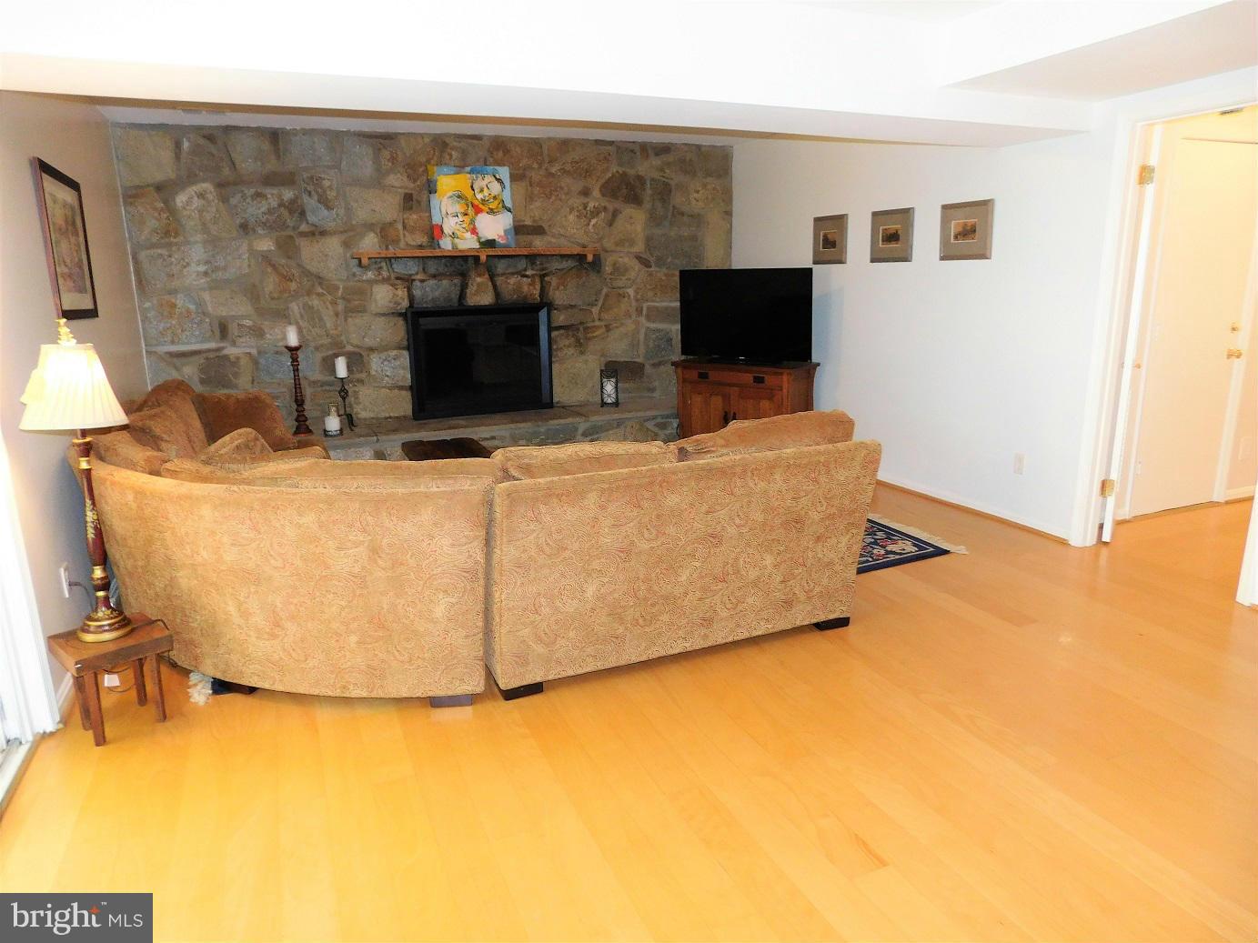 2352 Paddock Lane Reston, VA 20191 - Photo 8 of 30 Right Off of Kitchen