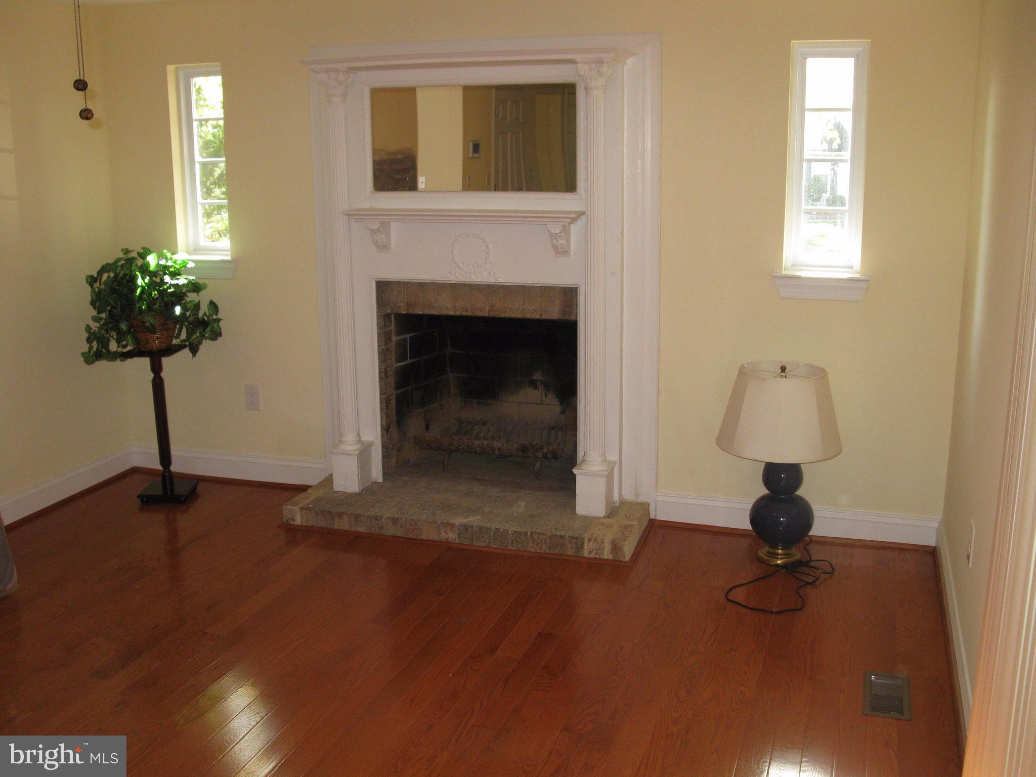 8415 Fort Foote Road Fort Washington, MD 20744 - Photo 15 of 29 Family Room