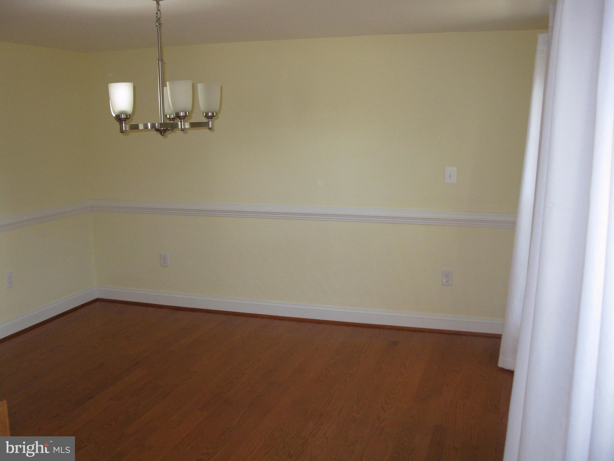 8415 Fort Foote Road Fort Washington, MD 20744 - Photo 3 of 29 Dining Room