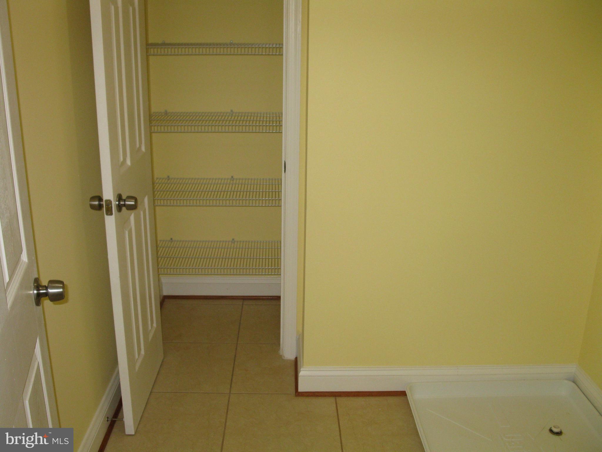 8415 Fort Foote Road Fort Washington, MD 20744 - Photo 4 of 29 Interior (General)