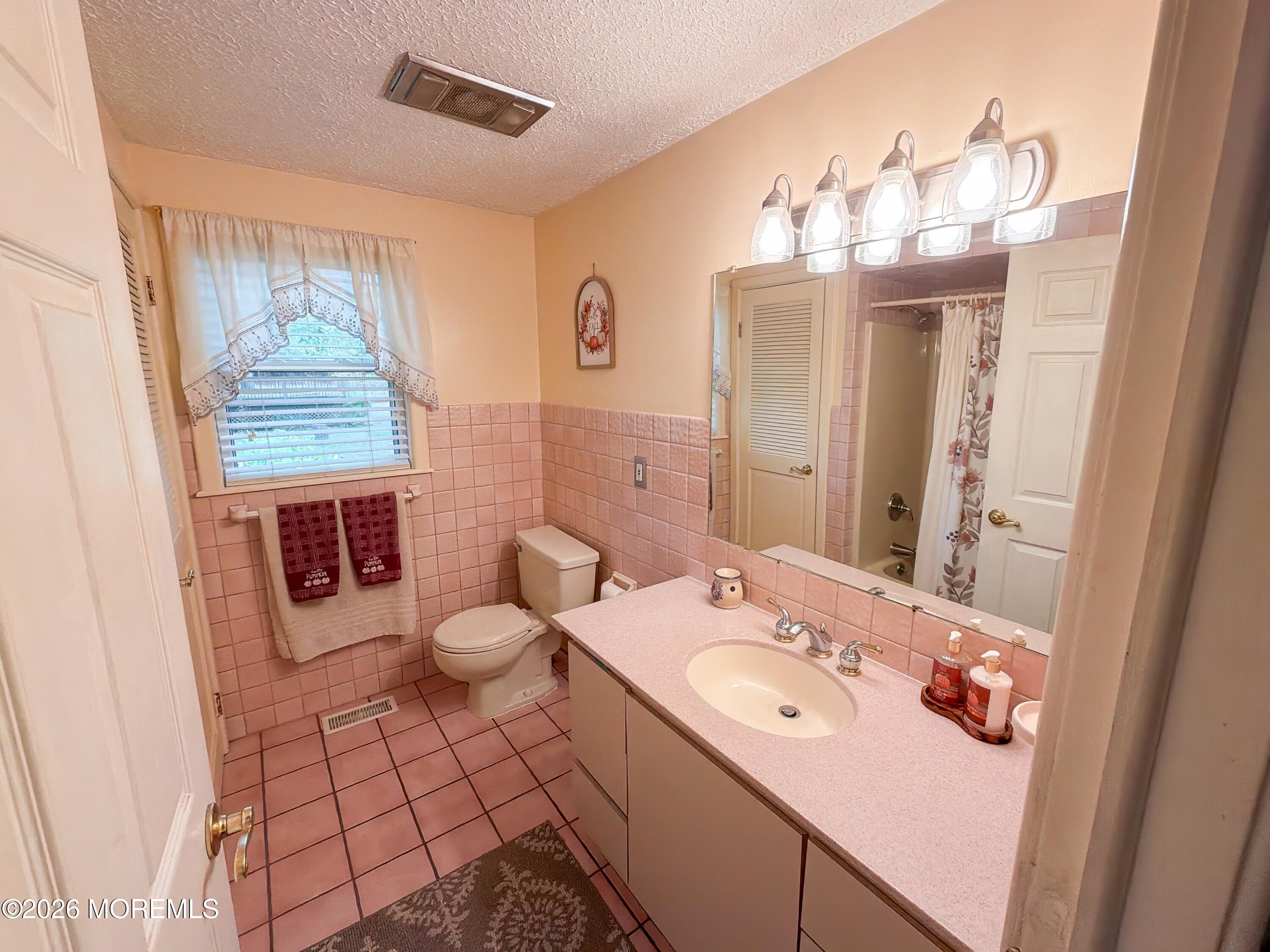 45 Hope Chapel Road Jackson, NJ 08527 - Photo 23 of 50 45 H Chapel Hall Bathroom