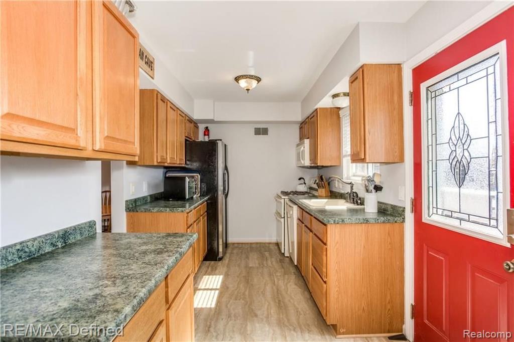 440 Miller Avenue, Unit 35 Rochester, MI 48307 - Photo 6 of 16