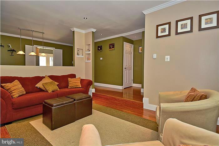 3805 Ferrara Drive Silver Spring, MD 20906 - Photo 3 of 25 Living Room