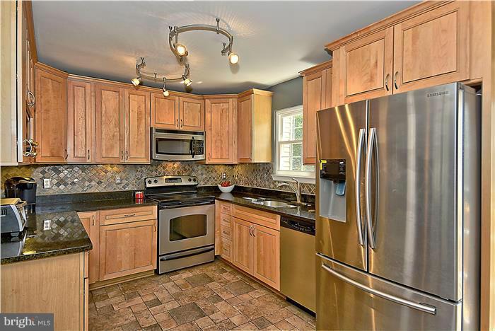 3805 Ferrara Drive Silver Spring, MD 20906 - Photo 5 of 25 Kitchen