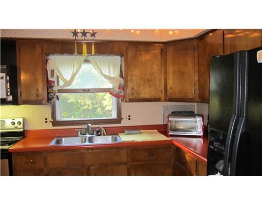 259 Birmingham Road Augusta, ME 04330 - Photo 7 of 18 Kitchen. Appliances are staying in...