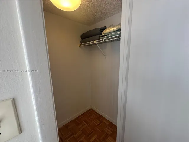 a view of utility room