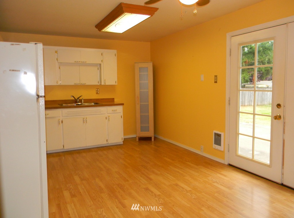 16025 Southeast 134th Street Renton, WA 98059 - Photo 4 of 15 Gallery Image 4