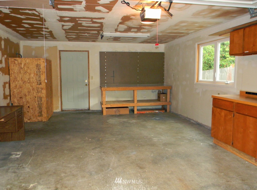 16025 Southeast 134th Street Renton, WA 98059 - Photo 10 of 15 Gallery Image 10