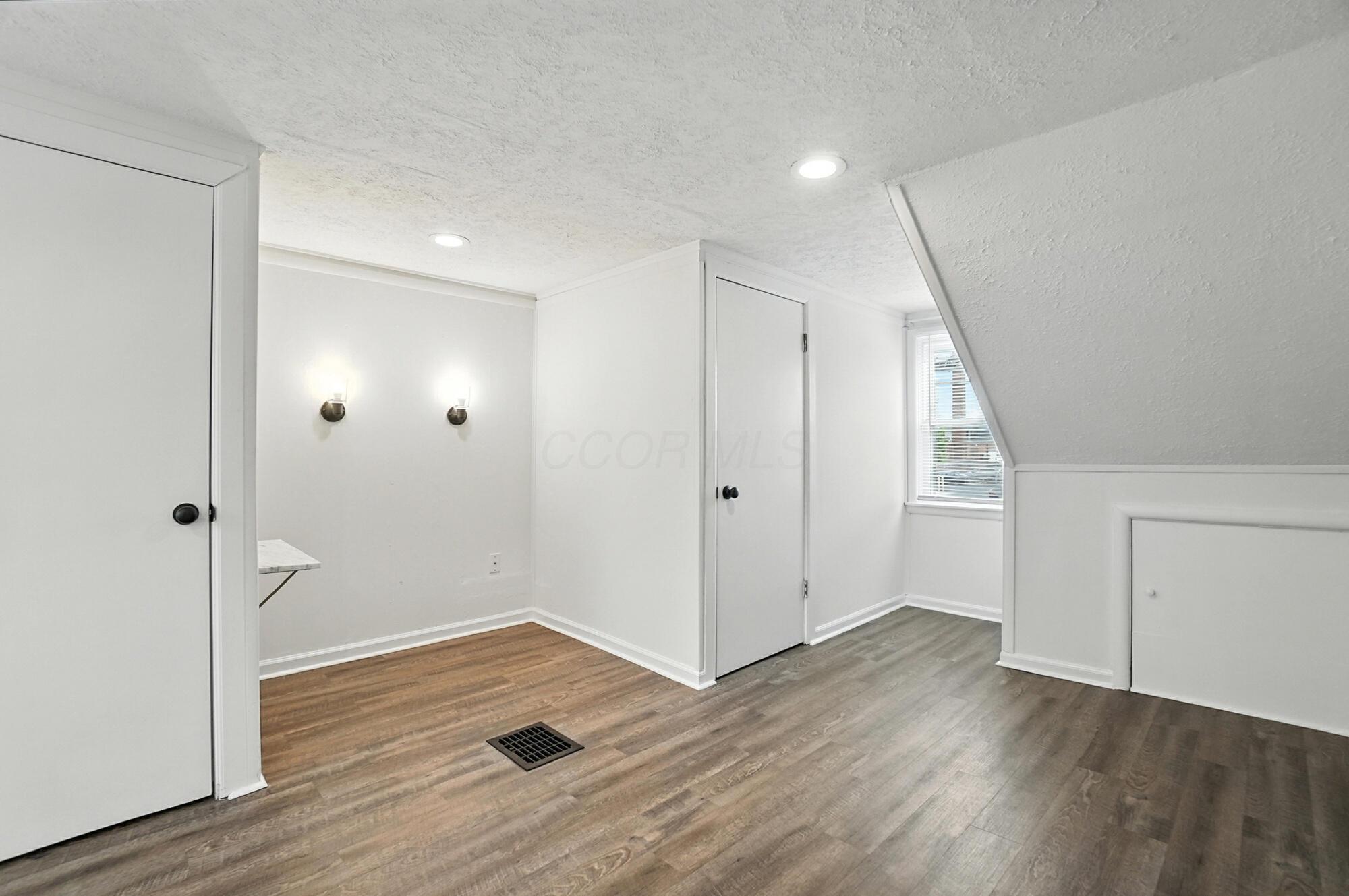 905 Kinnear Road Columbus, OH 43212 - Photo 29 of 67 Bedroom Three Second Floor