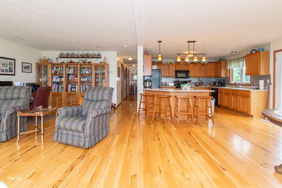 9423 Banfield Road Dowling, MI 49050 - Photo 6 of 35 RN5_9775