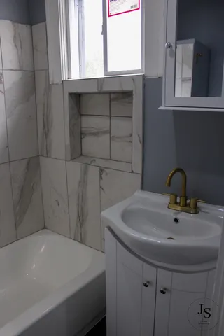 $185,000 | 353 South 5th Avenue, Kankakee, IL 60901