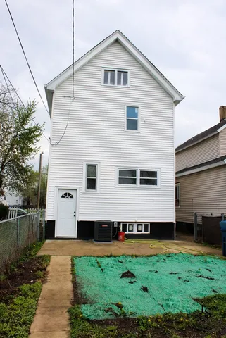 $185,000 | 353 South 5th Avenue, Kankakee, IL 60901