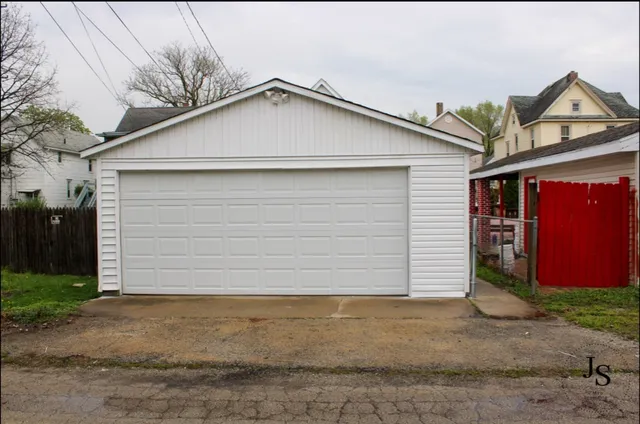 $185,000 | 353 South 5th Avenue, Kankakee, IL 60901
