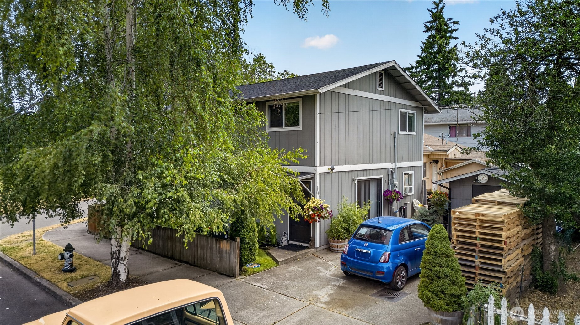 475 Houser Way South, Unit A & B Renton, WA 98057 - Photo 2 of 19 Gallery Image 2