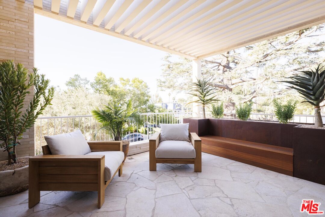 12128 Viewcrest Road Studio City, CA 91604 - Photo 19 of 24