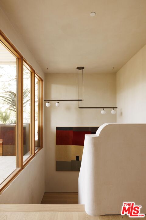 12128 Viewcrest Road Studio City, CA 91604 - Photo 10 of 24 a view of hallway