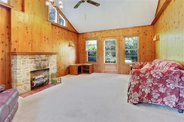 $289,995 | 600 West Elm Street, Olathe, KS 66061