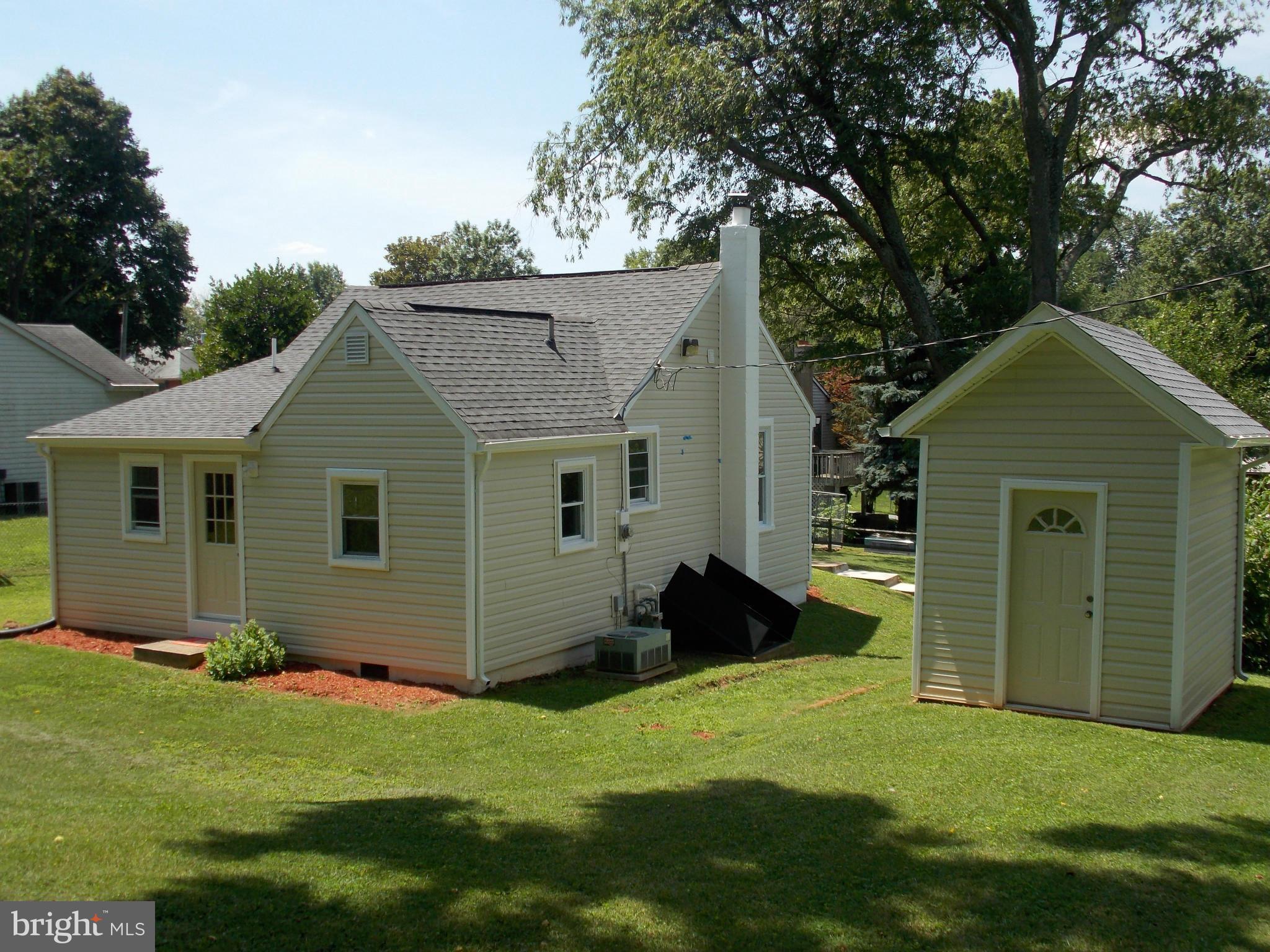 39 Frazier Road Warrenton, VA 20186 - Photo 1 of 14 Exterior (Rear)