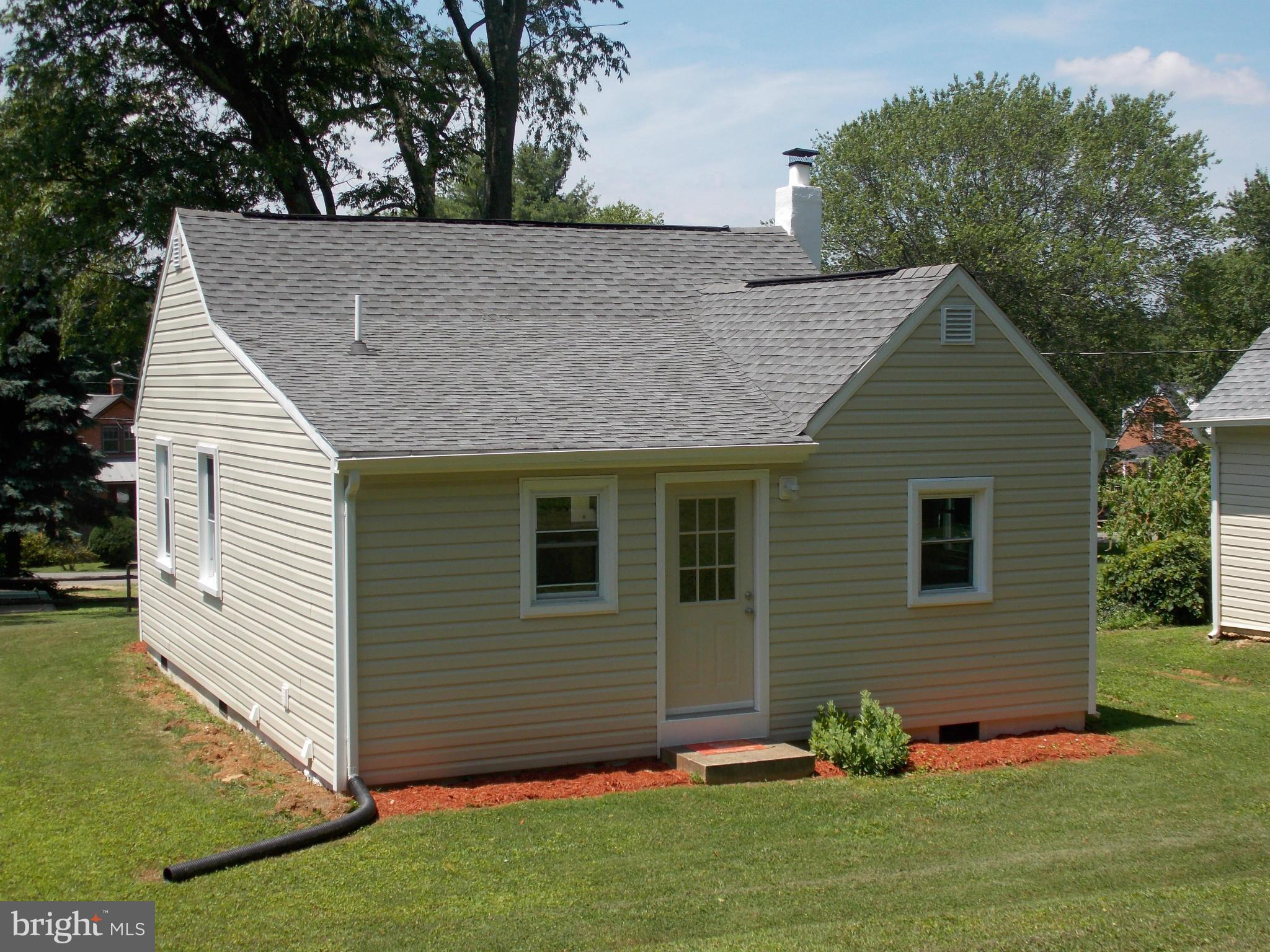 39 Frazier Road Warrenton, VA 20186 - Photo 3 of 14 Exterior (Rear)
