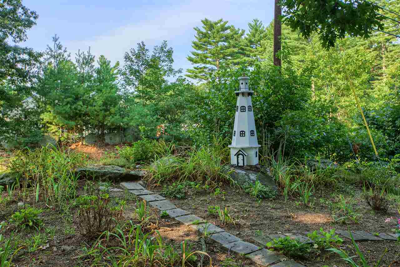 4 Simpson Road Pelham, NH 03076 - Photo 2 of 40