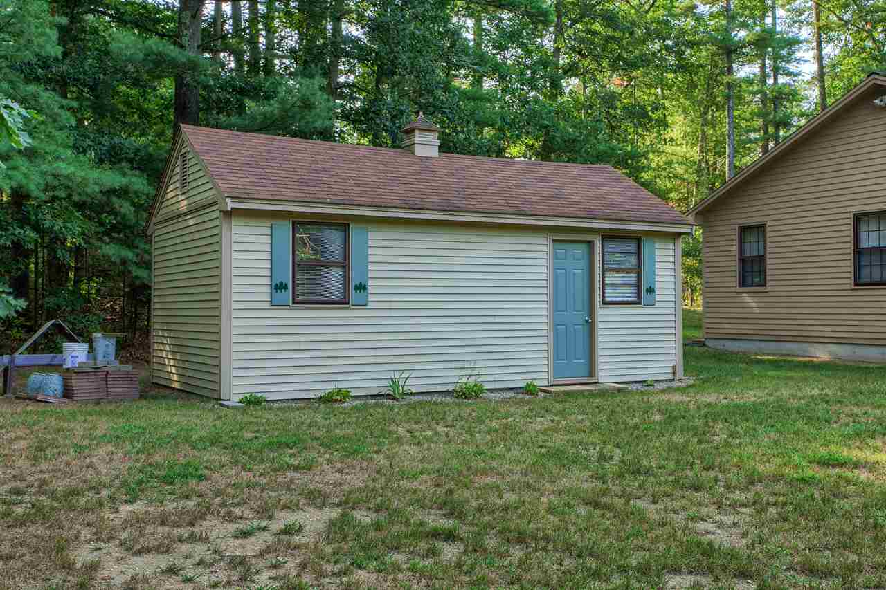4 Simpson Road Pelham, NH 03076 - Photo 11 of 40