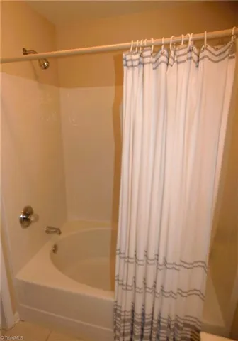 $230,000 | 6941 Hanesbrook Circle, Unit 301, Clemmons, NC 27012