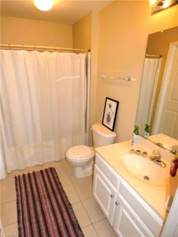 $230,000 | 6941 Hanesbrook Circle, Unit 301, Clemmons, NC 27012