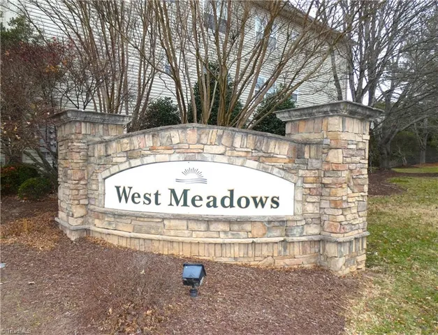 $230,000 | 6941 Hanesbrook Circle, Unit 301, Clemmons, NC 27012
