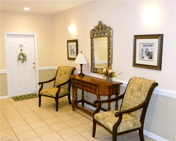 $230,000 | 6941 Hanesbrook Circle, Unit 301, Clemmons, NC 27012