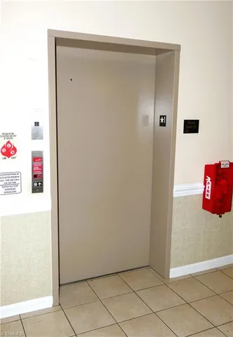 $230,000 | 6941 Hanesbrook Circle, Unit 301, Clemmons, NC 27012