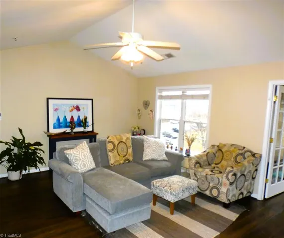 $230,000 | 6941 Hanesbrook Circle, Unit 301, Clemmons, NC 27012