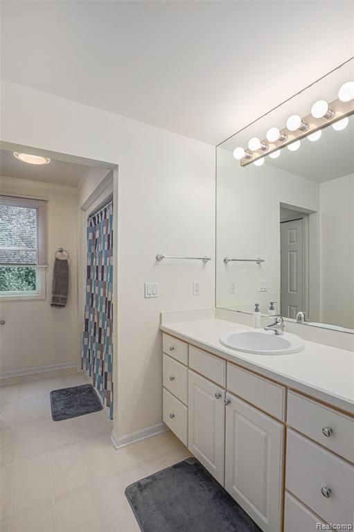 3074 Woodcrest Road Rochester Hills, MI 48309 - Photo 25 of 39