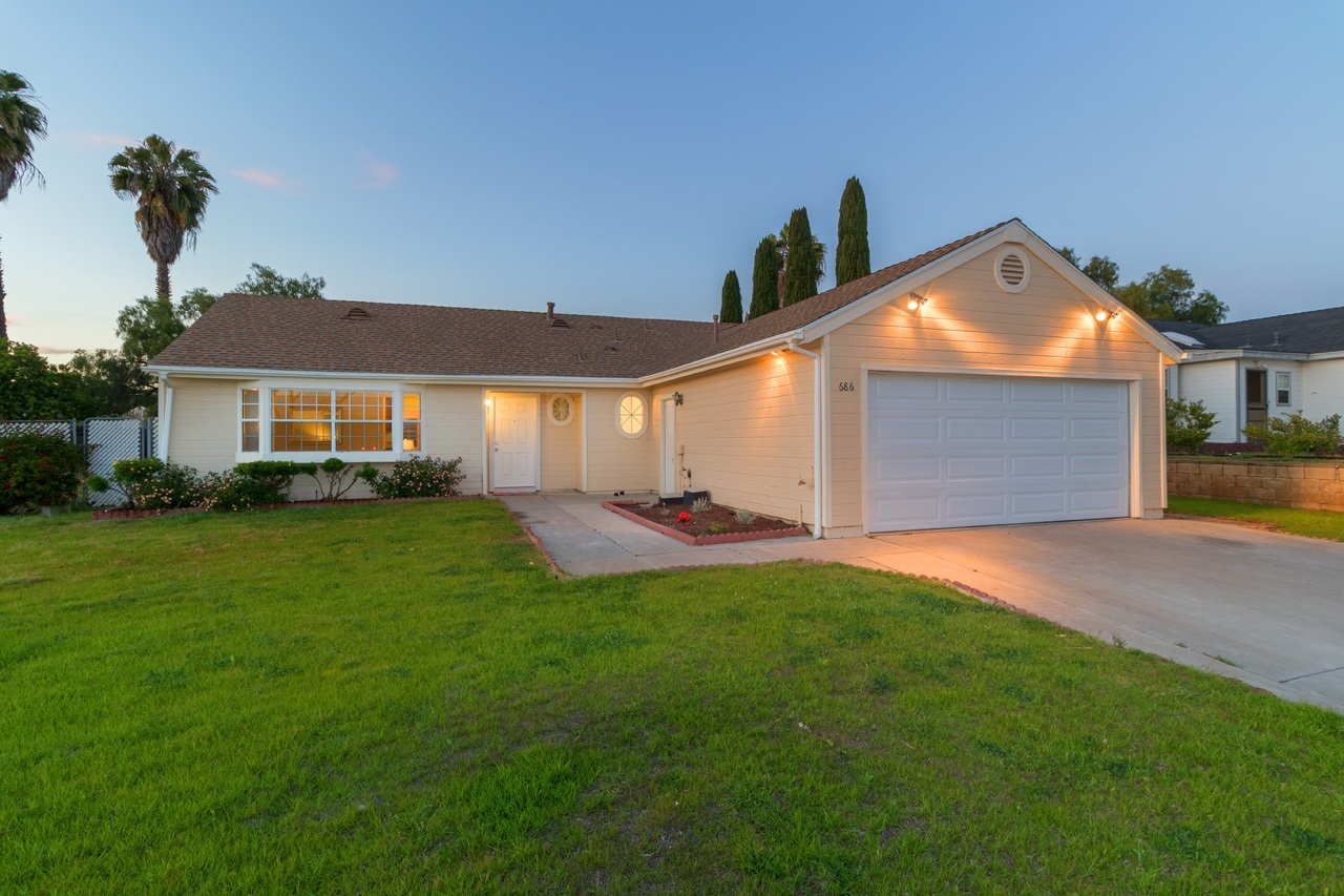 686 Hollowglen Road Oceanside, CA 92057 - Photo 1 of 17