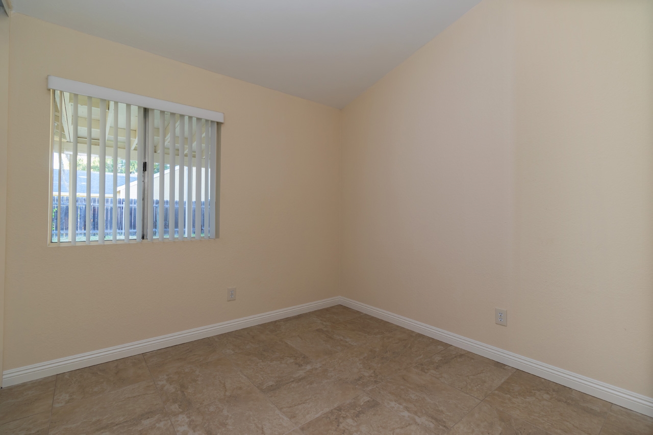 686 Hollowglen Road Oceanside, CA 92057 - Photo 13 of 17