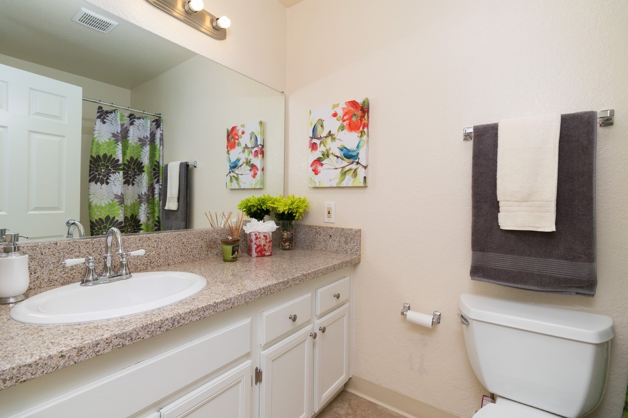 686 Hollowglen Road Oceanside, CA 92057 - Photo 14 of 17