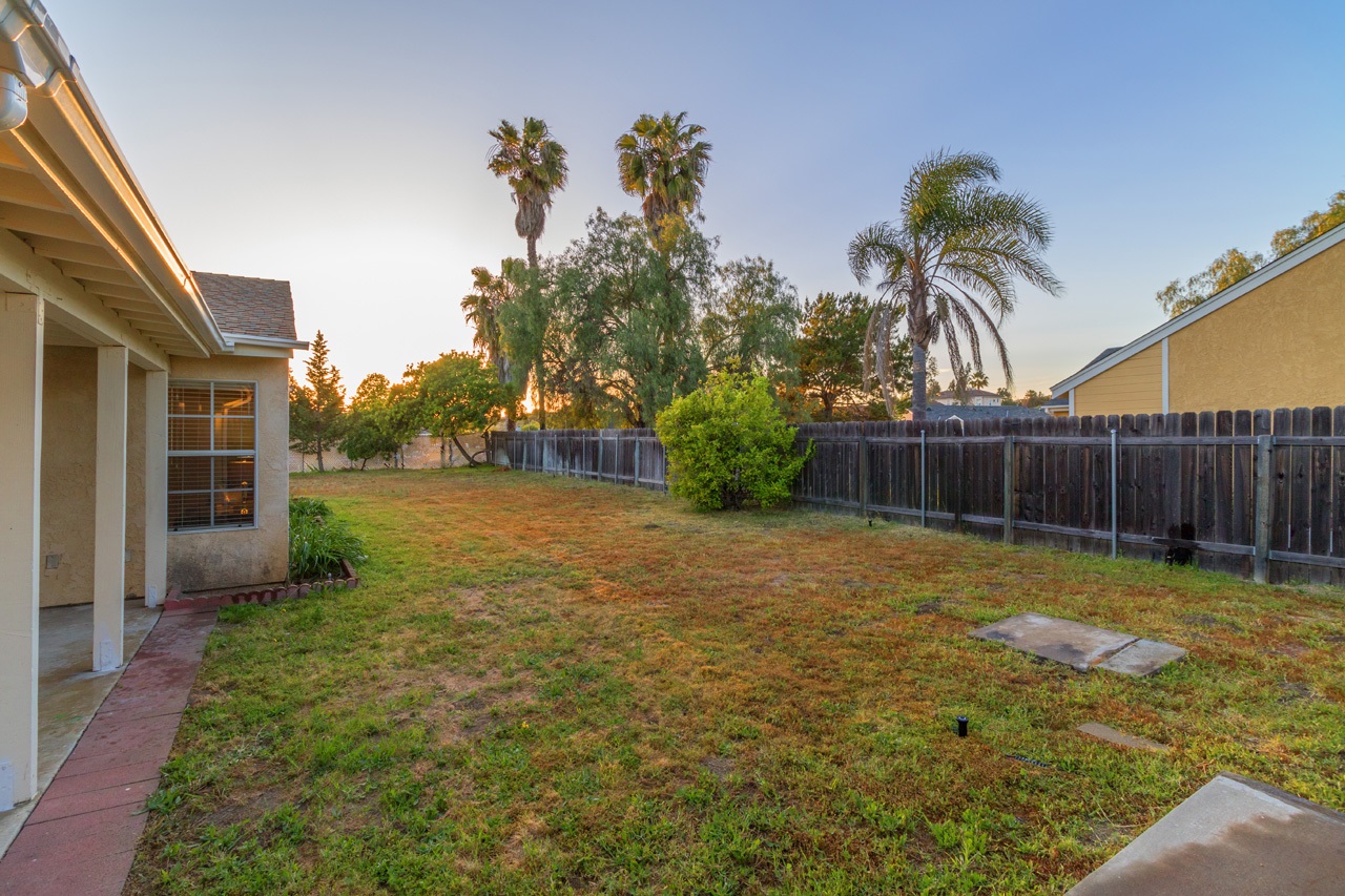 686 Hollowglen Road Oceanside, CA 92057 - Photo 15 of 17