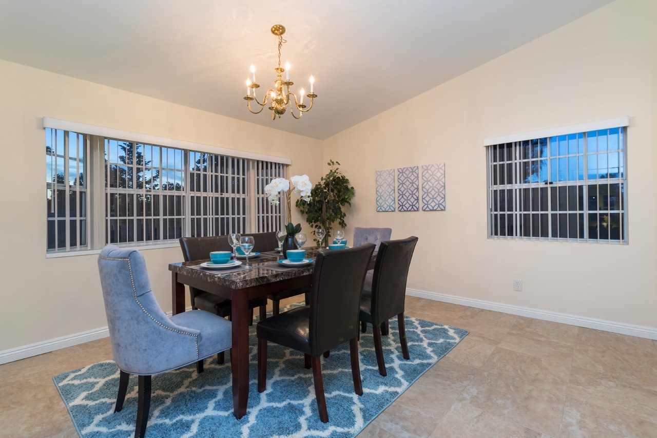 686 Hollowglen Road Oceanside, CA 92057 - Photo 4 of 17