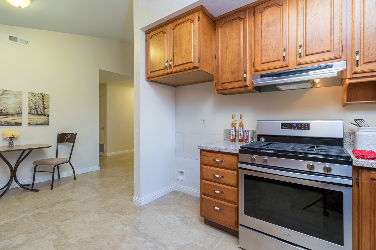 686 Hollowglen Road Oceanside, CA 92057 - Photo 6 of 17