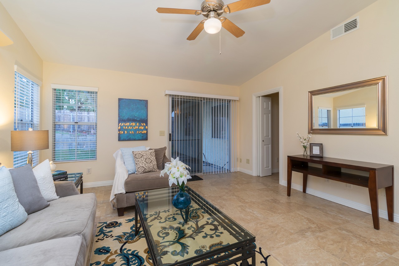 686 Hollowglen Road Oceanside, CA 92057 - Photo 7 of 17
