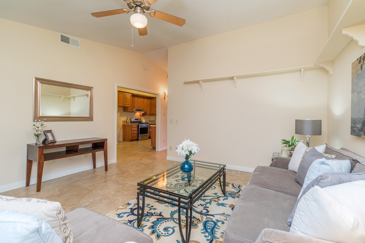 686 Hollowglen Road Oceanside, CA 92057 - Photo 8 of 17