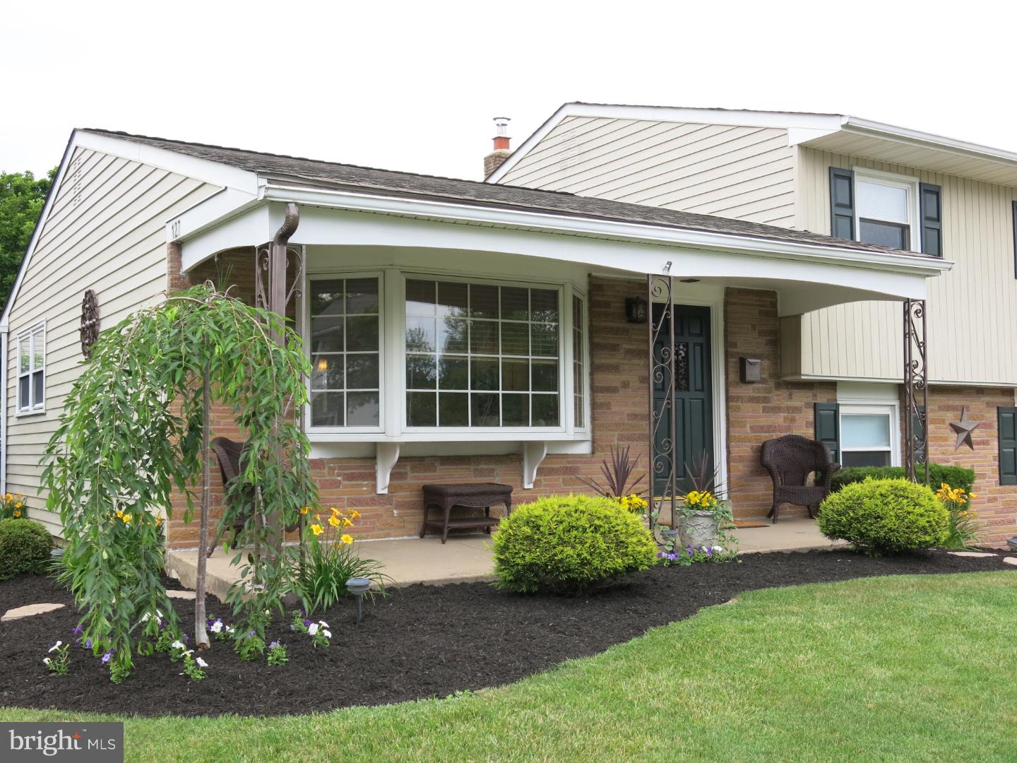 127 Paul Road Yardley, PA 19067 - Photo 4 of 25 Porch