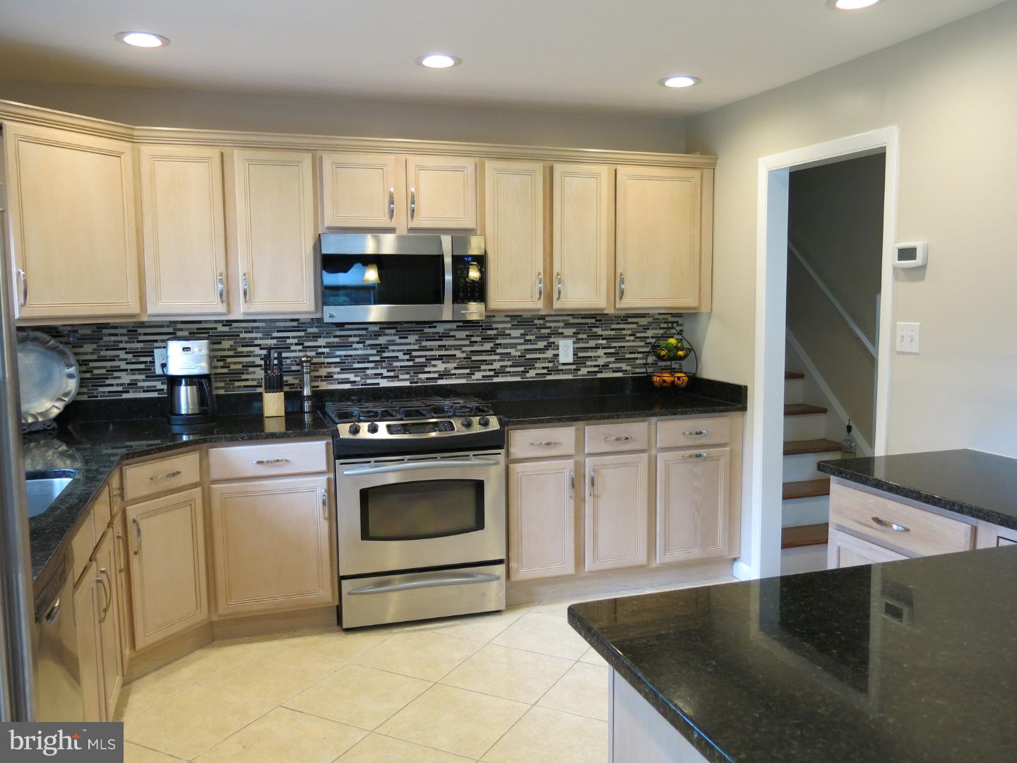 127 Paul Road Yardley, PA 19067 - Photo 6 of 25 Kitchen