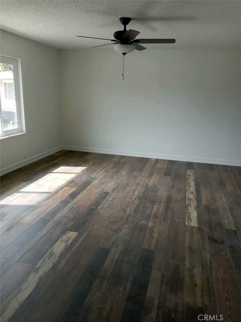 860 South Alessandro Street Hemet, CA 92543 - Photo 5 of 13 a view of empty room with window