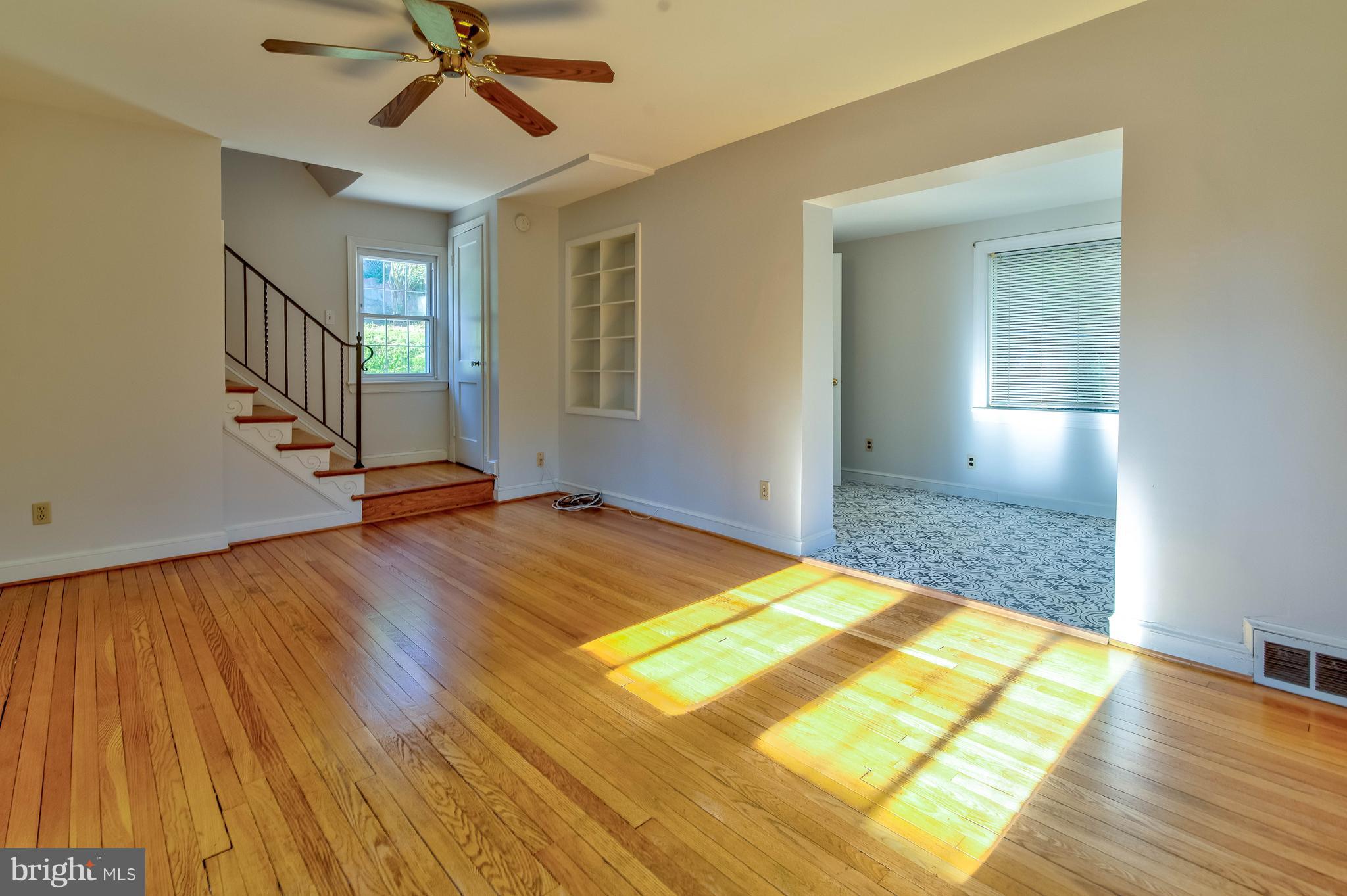 6208 Forest Road Cheverly, MD 20785 - Photo 3 of 21 Living Room