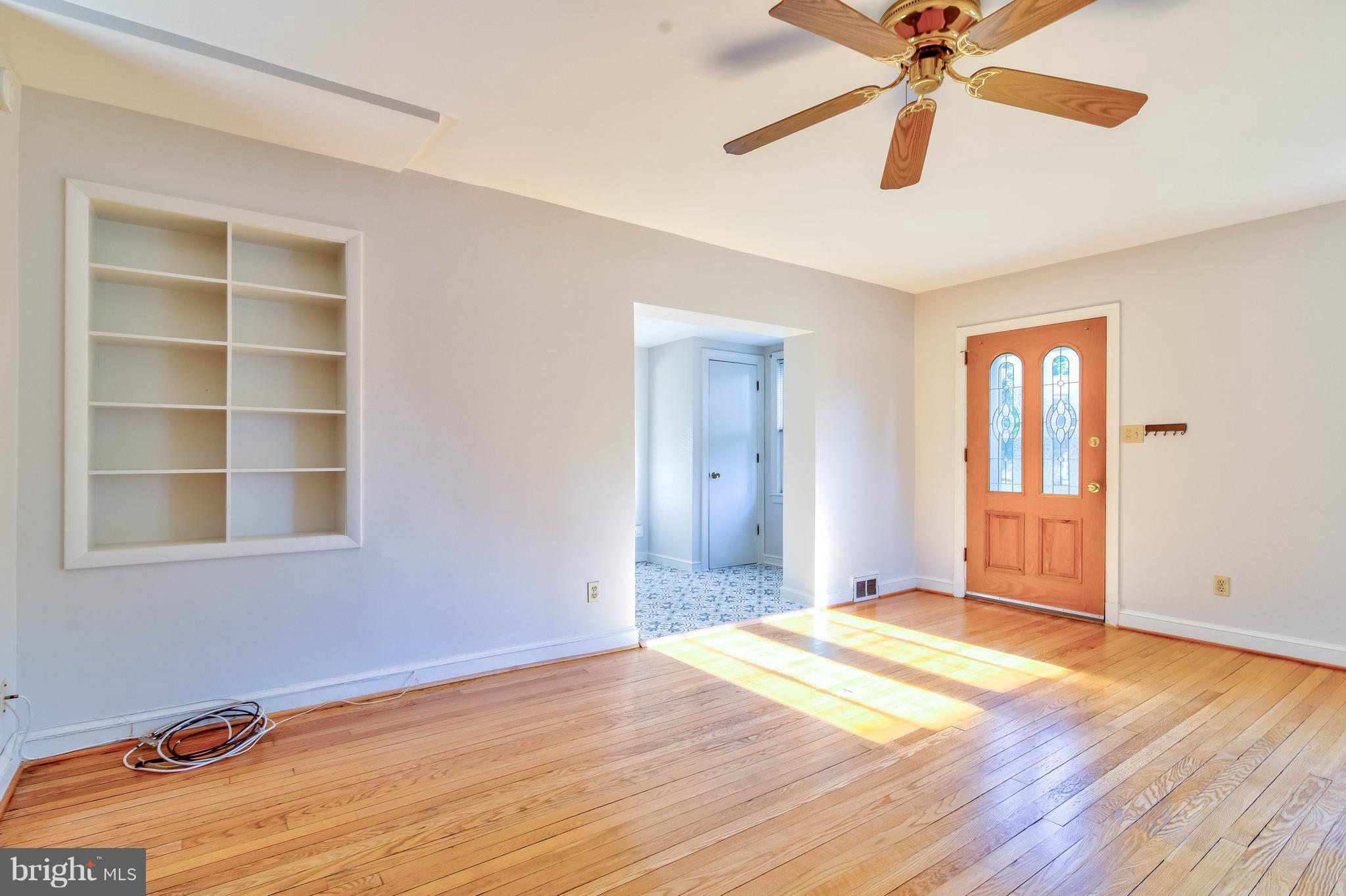 6208 Forest Road Cheverly, MD 20785 - Photo 4 of 21 Living Room