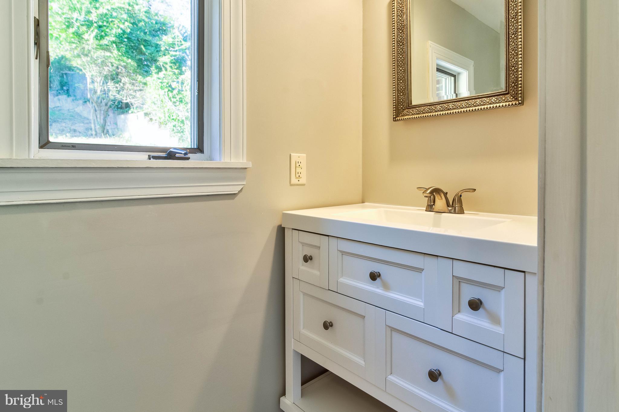 6208 Forest Road Cheverly, MD 20785 - Photo 7 of 21 Half Bath / Main level