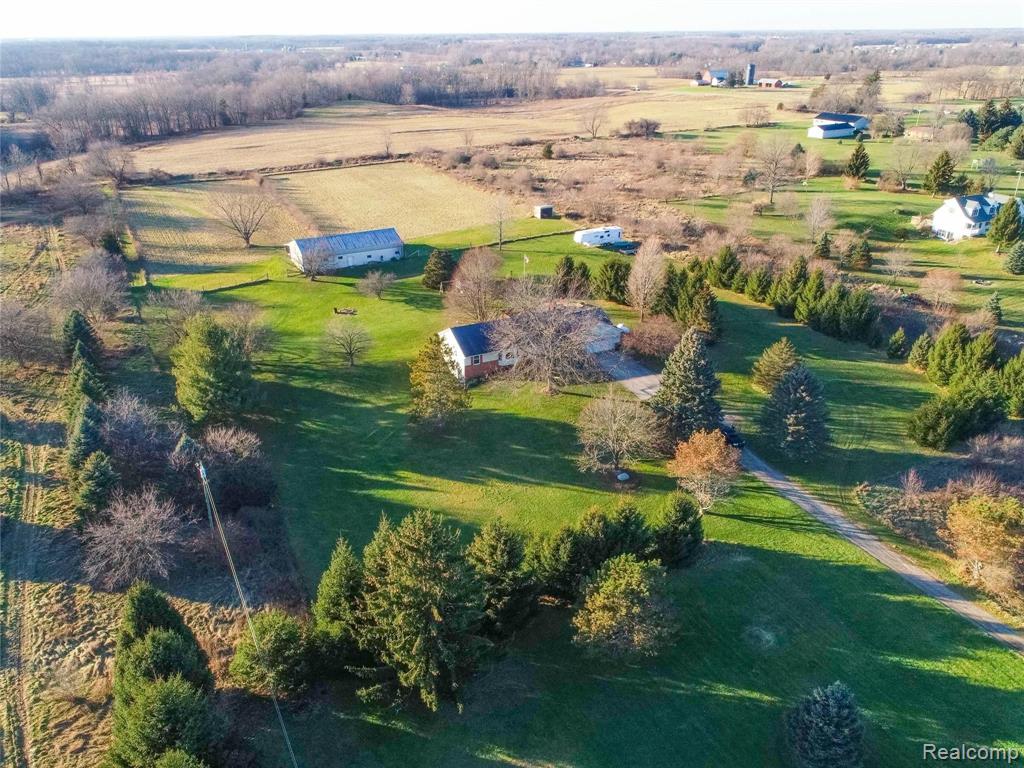 270 South Kern Road Fowlerville, MI 48836 - Photo 3 of 55