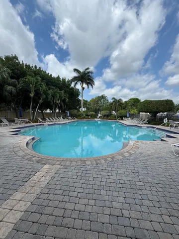 $499,900 | 154 Berenger Walk, Royal Palm Beach, FL 33414