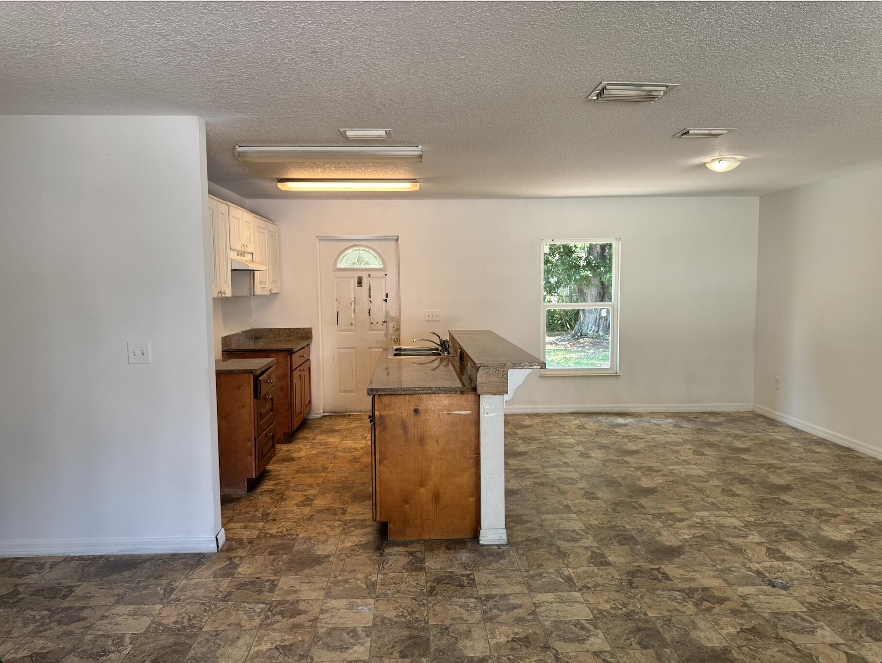 3211 Indiana Court Fort Pierce, FL 34947 - Photo 2 of 5 Kitchen